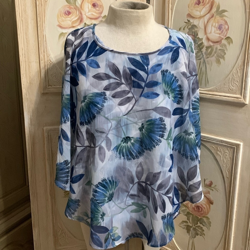Beautiful Alfred Dunner spring top